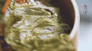 出鍋后撒上蔥花就可以啦。