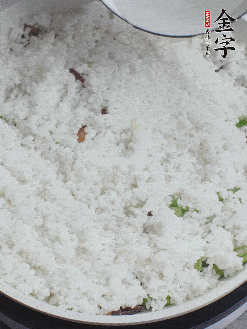 放一碗水，蓋蓋燜煮。